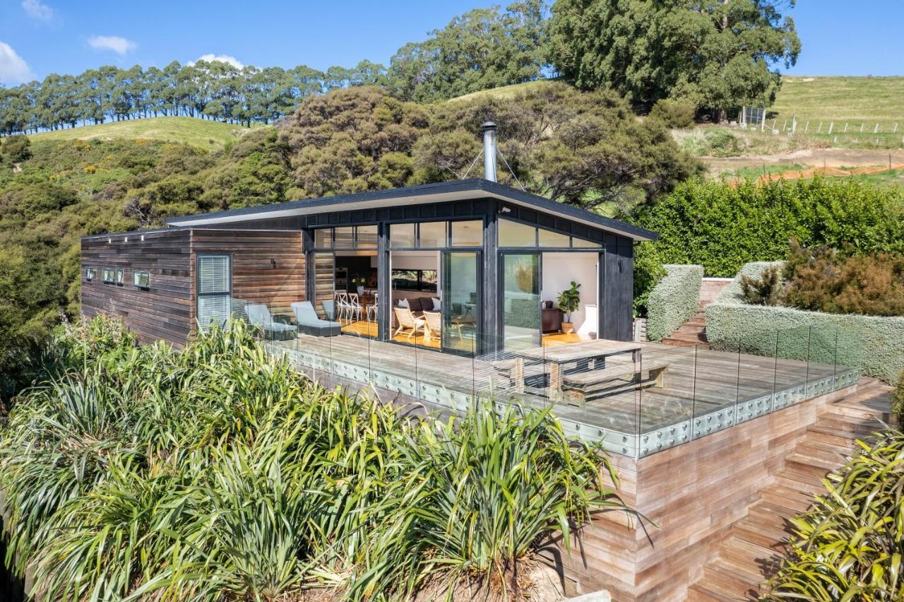 Million Dollar View - Takamatua Holiday Home Akaroa Dış mekan fotoğraf